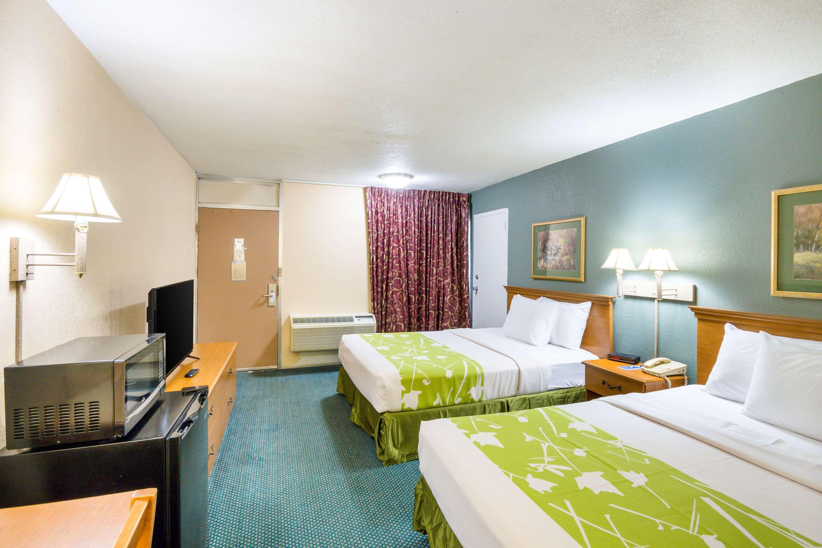 Rodeway Inn And Suites Portsmouth Exteriér fotografie
