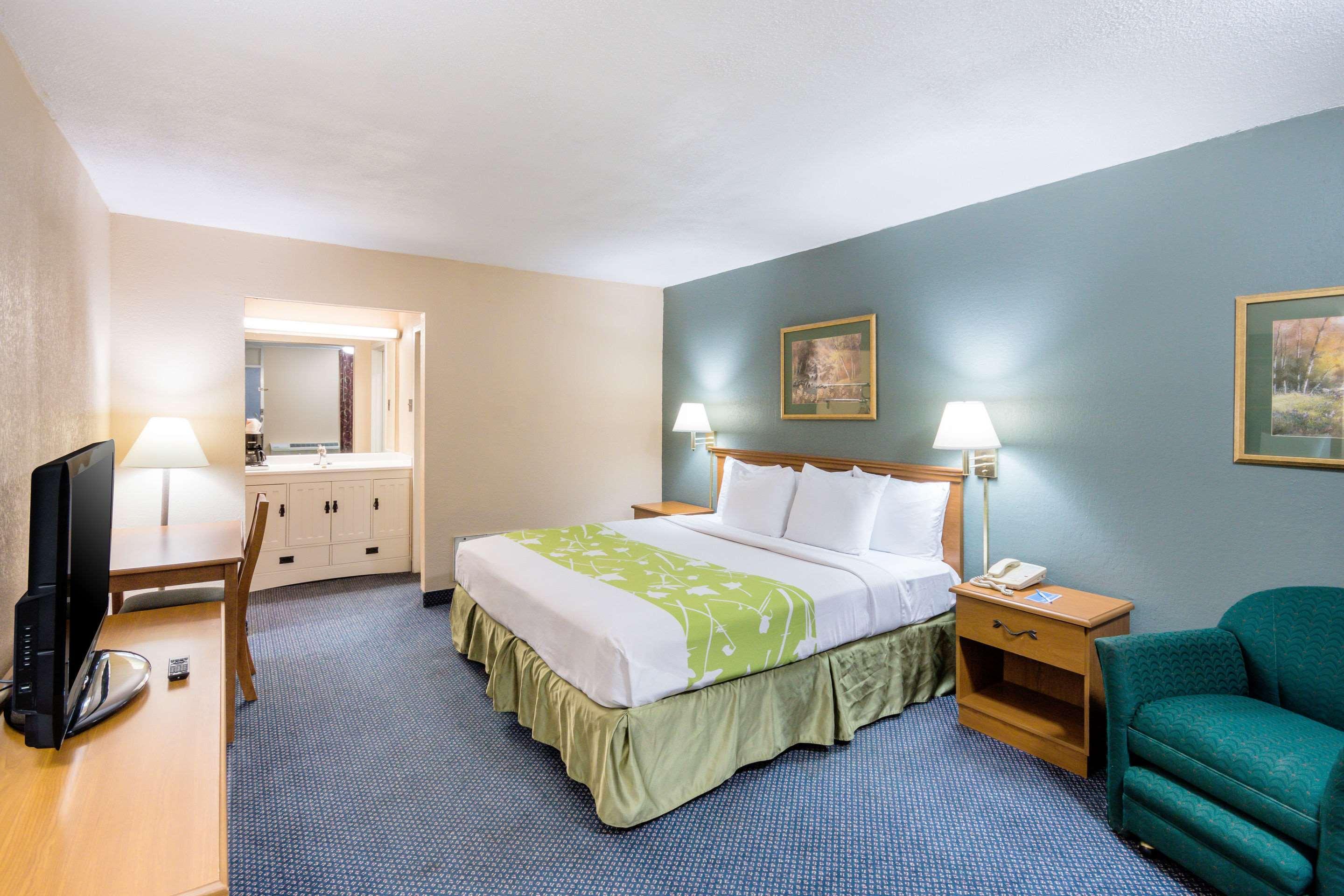 Rodeway Inn And Suites Portsmouth Exteriér fotografie