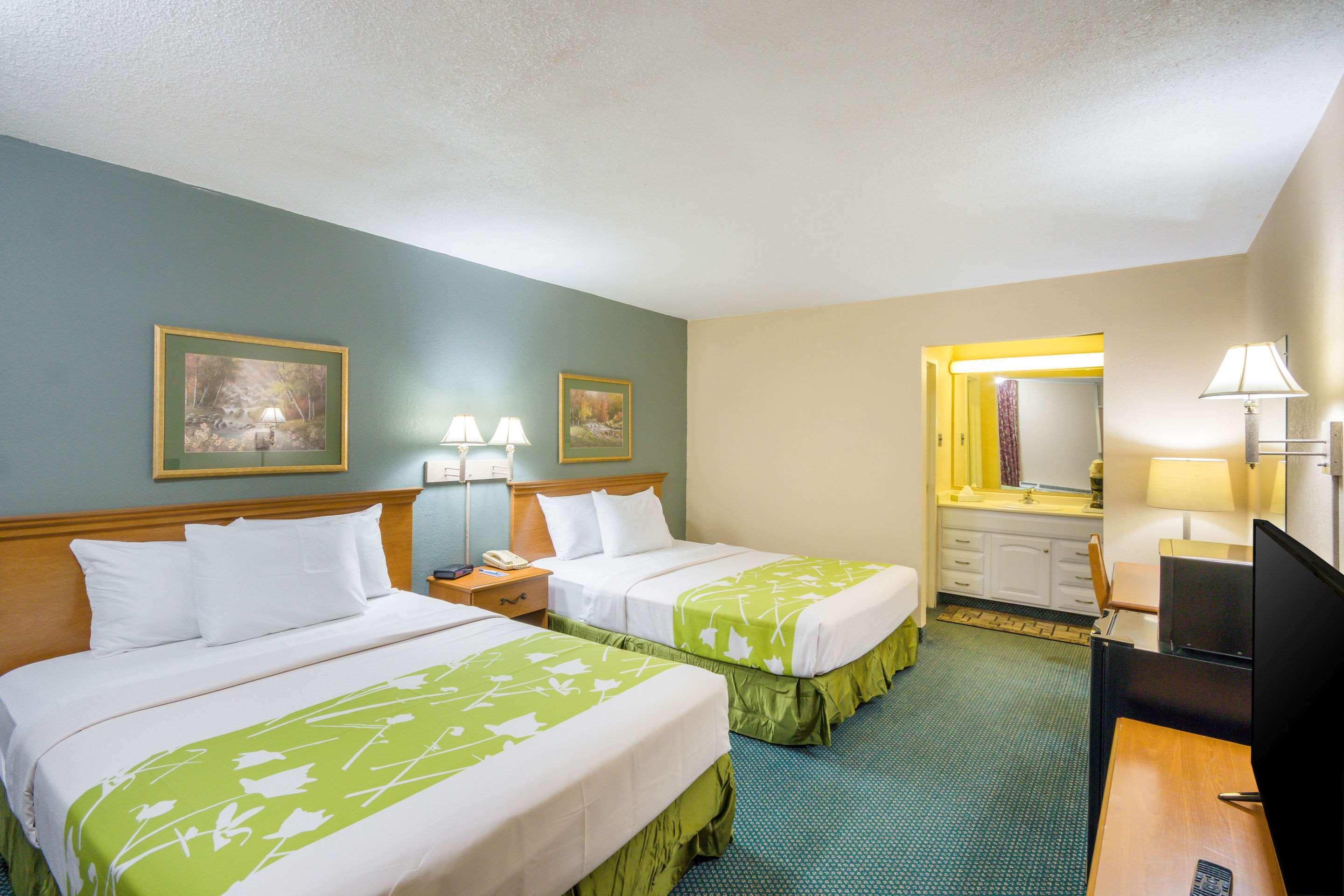 Rodeway Inn And Suites Portsmouth Exteriér fotografie