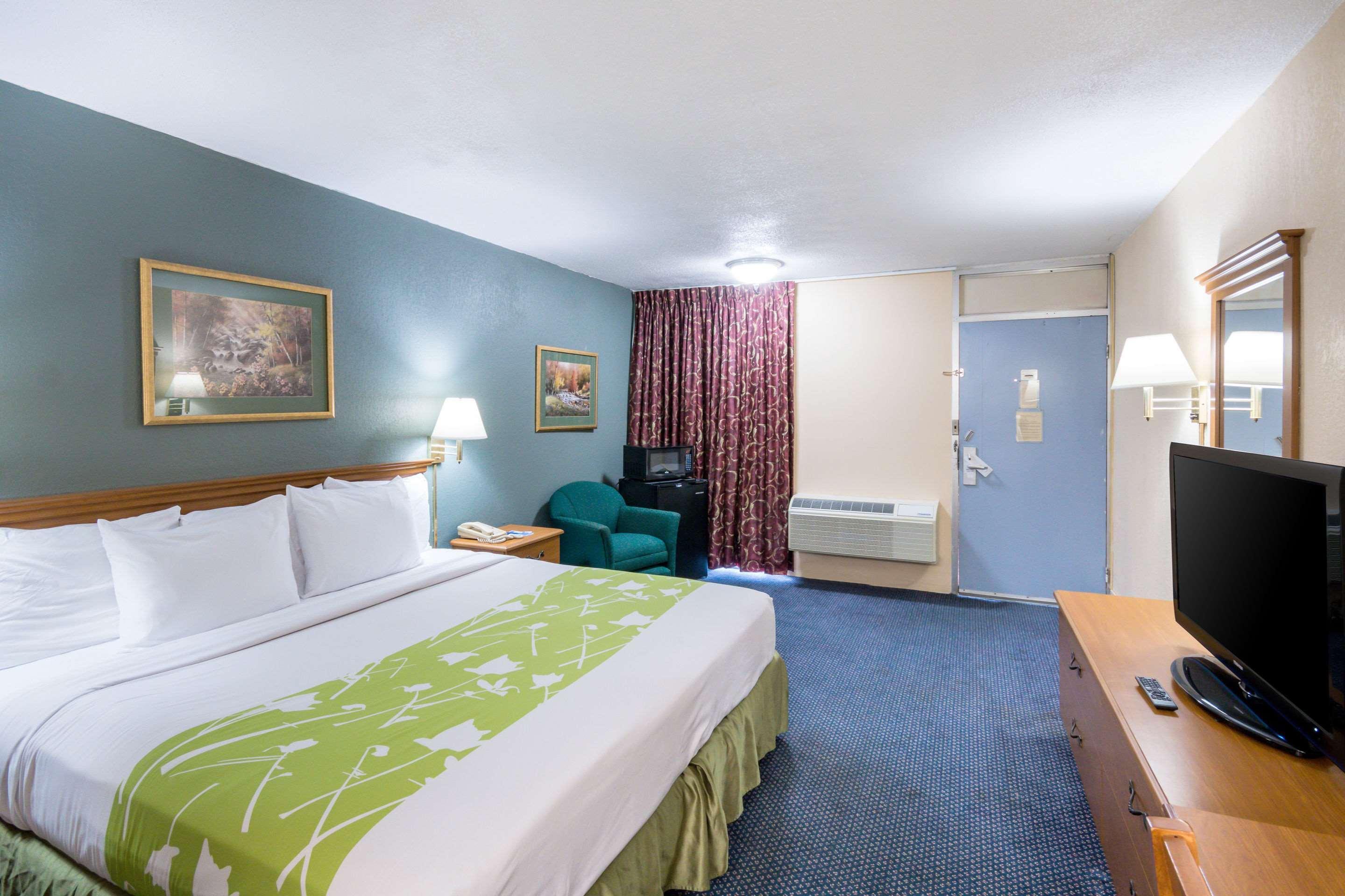 Rodeway Inn And Suites Portsmouth Exteriér fotografie