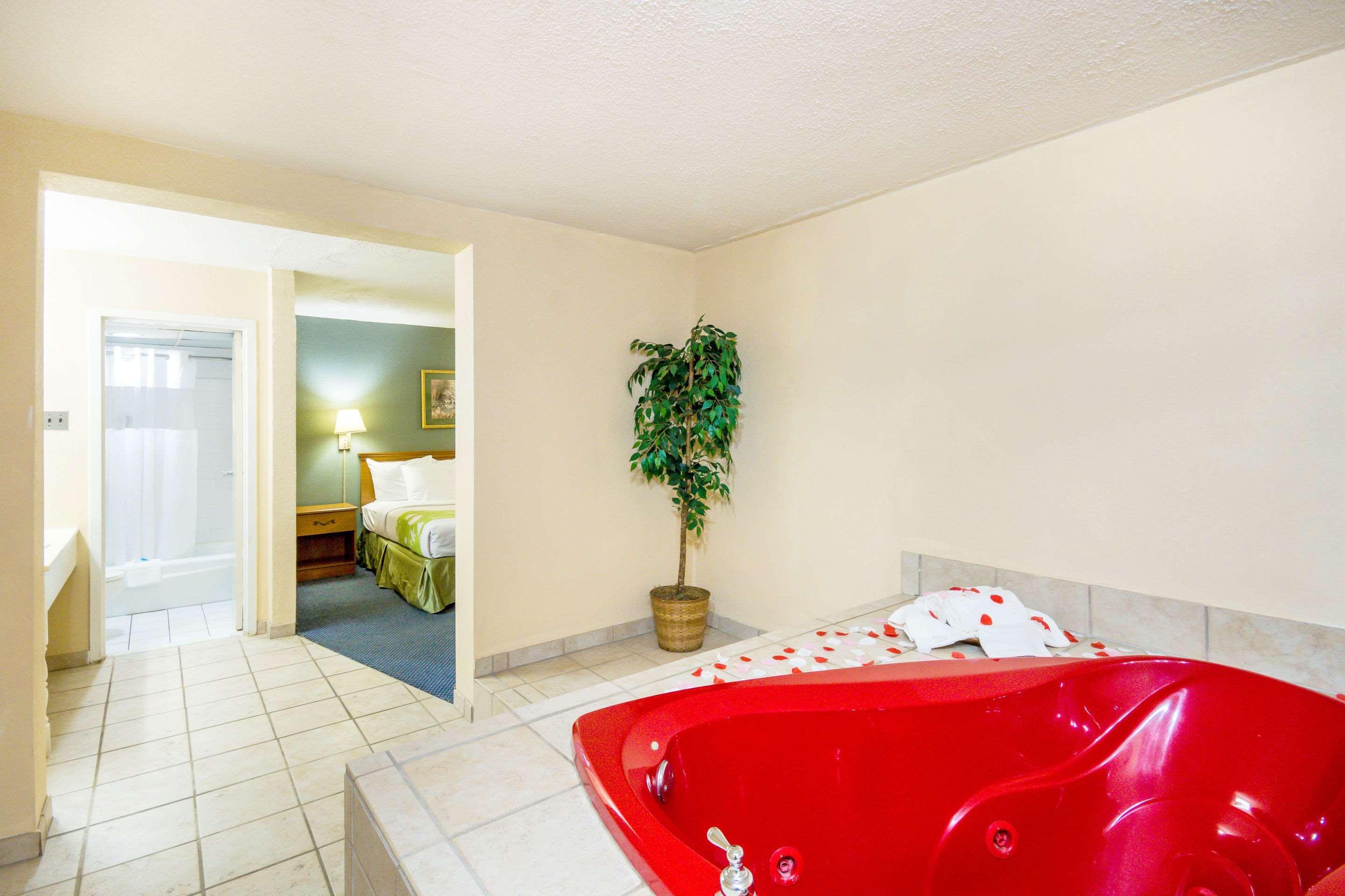 Rodeway Inn And Suites Portsmouth Exteriér fotografie