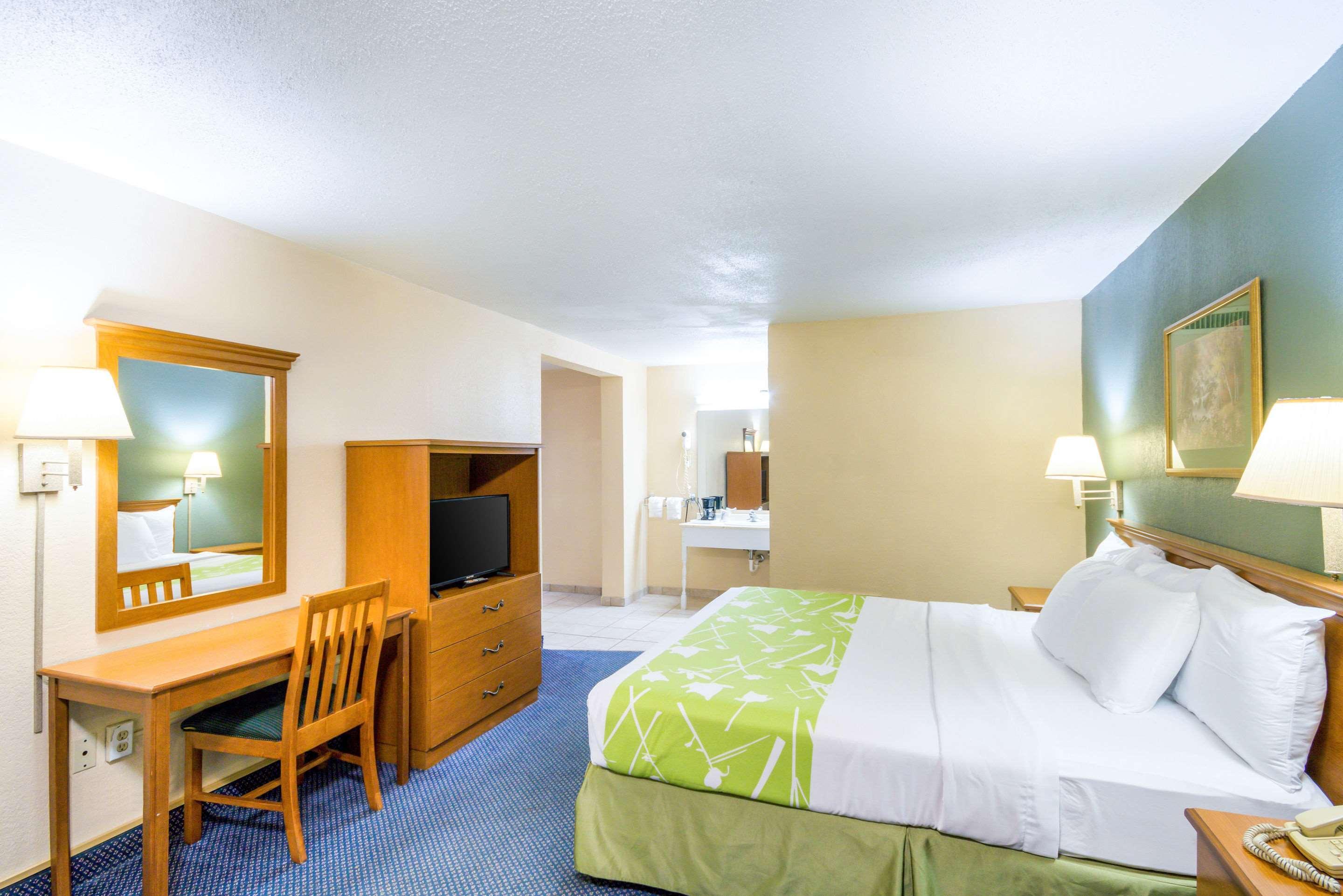 Rodeway Inn And Suites Portsmouth Exteriér fotografie